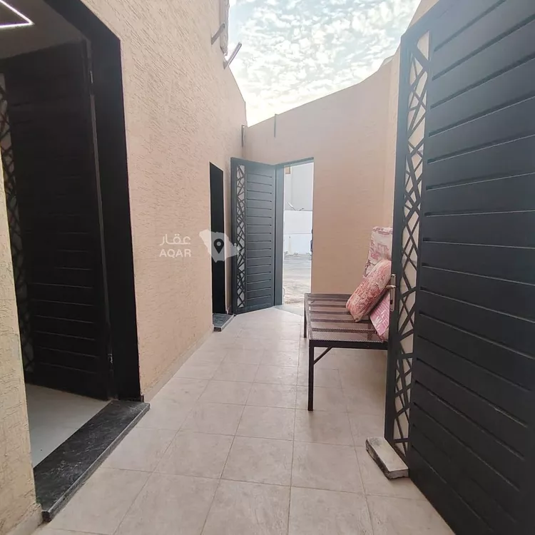 Floor for Sale in Riyadh Tuwaiq 9