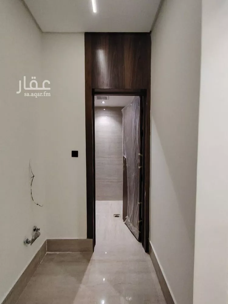 شقة للبيع في شارع صدر الدين الشافعي, حي عكاظ, مدينة الرياض, منطقة الرياض 9