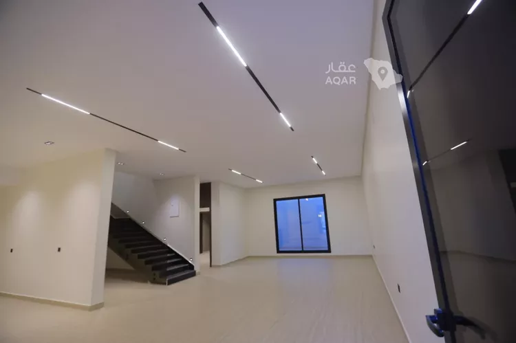 فيلا للبيع في شارع الشاكر الشافعي, حي ظهرة البديعة, مدينة الرياض, منطقة الرياض 9