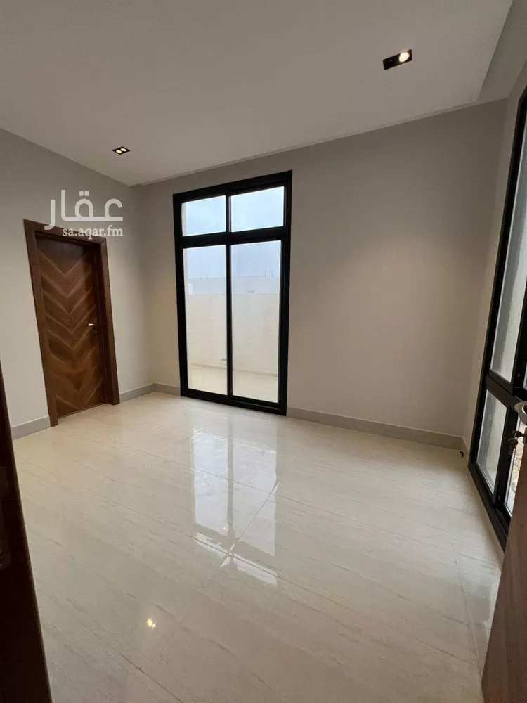 فيلا للبيع في شارع حامد أزهر, حي المهدية, مدينة الرياض, منطقة الرياض صورة 3