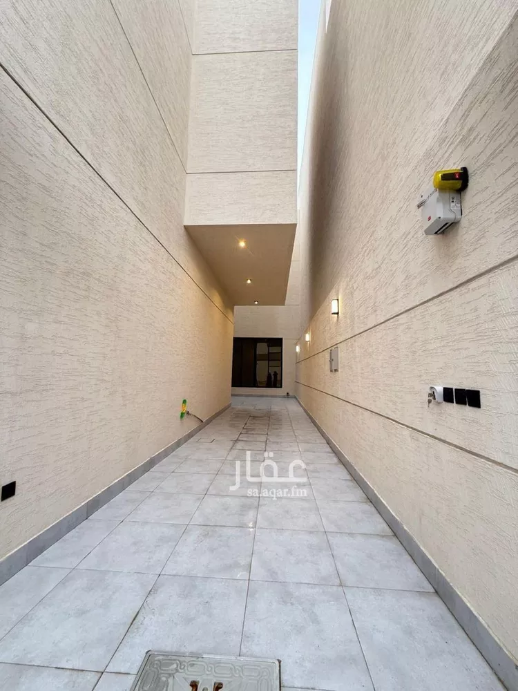 فيلا للبيع في شارع أبي الحسن الأسفرائيني, حي المهدية, مدينة الرياض, منطقة الرياض صورة 4