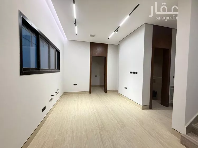 فيلا للبيع في شارع أحمد بن الحسن الأنصاري, حي المهدية, مدينة الرياض, منطقة الرياض صورة 4