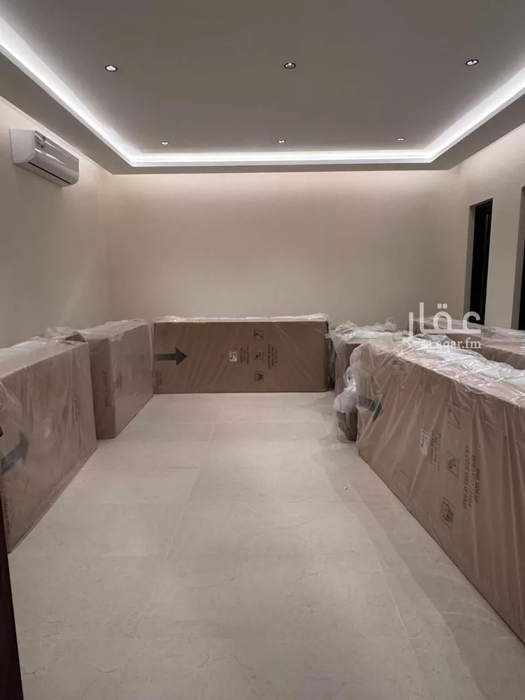 فيلا للبيع في شارع أبي الحسن الأسفرائيني, حي المهدية, مدينة الرياض, منطقة الرياض صورة 2