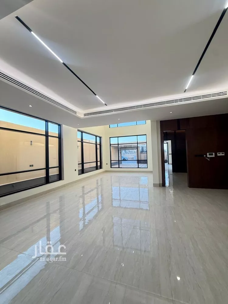 فيلا للبيع في شارع السيل الكبير, حي المهدية, مدينة الرياض, منطقة الرياض صورة 2