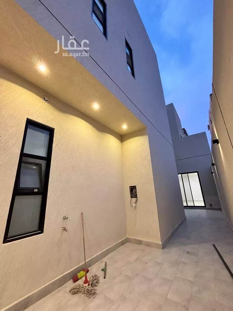 فيلا للبيع في شارع السيل الكبير, حي المهدية, مدينة الرياض, منطقة الرياض صورة 2