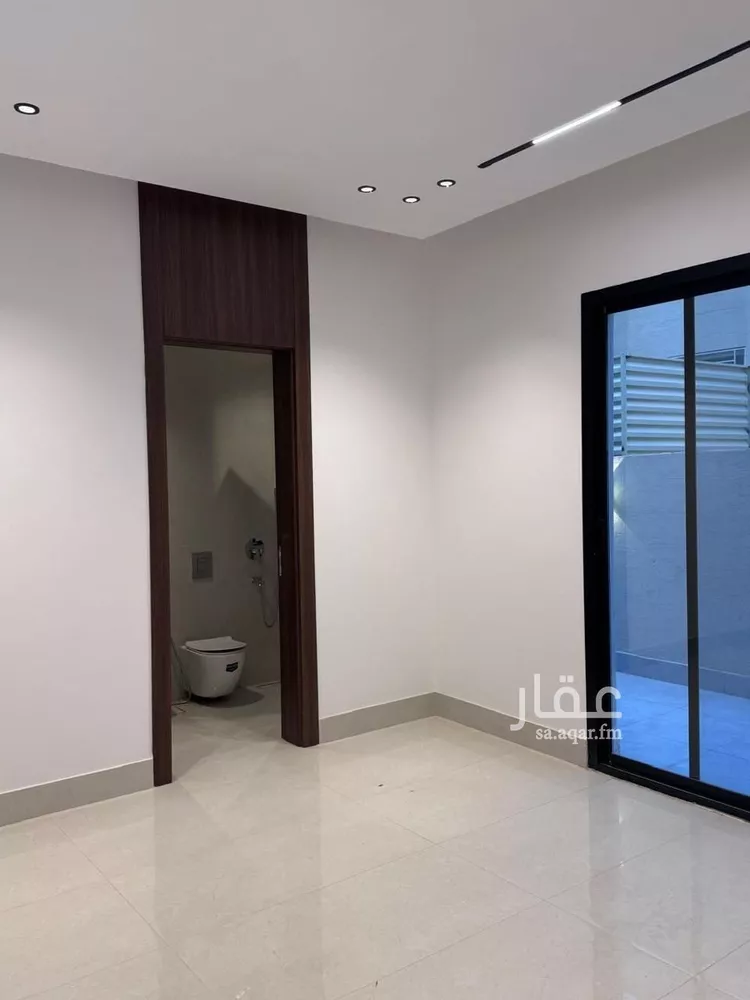 فيلا للبيع في شارع أنس الكناني, حي المهدية, مدينة الرياض, منطقة الرياض صورة 2