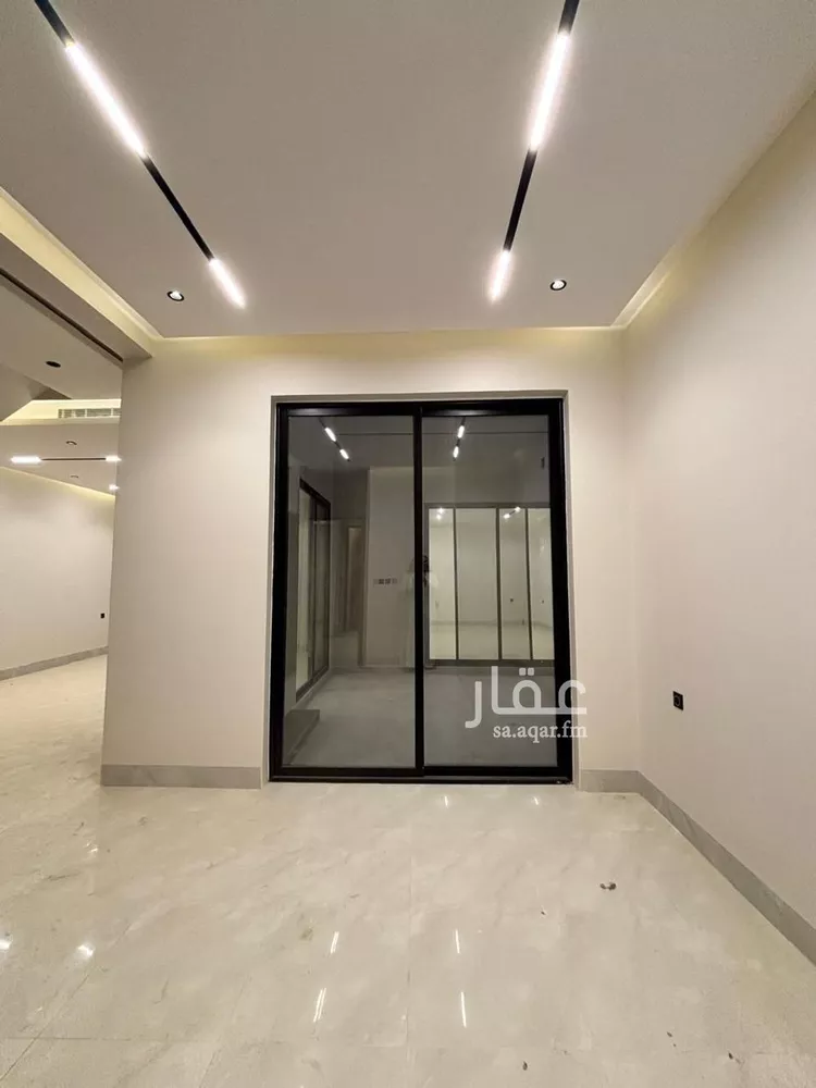 فيلا للبيع في شارع السيل الكبير, حي المهدية, مدينة الرياض, منطقة الرياض صورة 2