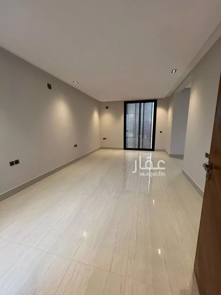 فيلا للبيع في شارع حامد أزهر, حي المهدية, مدينة الرياض, منطقة الرياض صورة 2