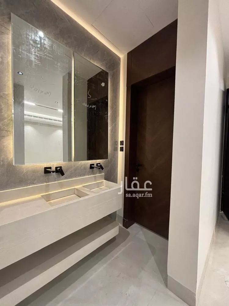 فيلا للبيع في شارع السيل الكبير, حي المهدية, مدينة الرياض, منطقة الرياض صورة 3