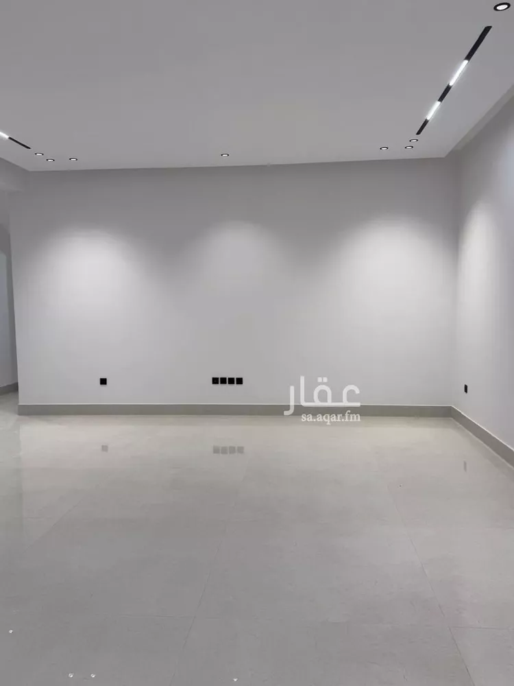 فيلا للبيع في شارع أنس الكناني, حي المهدية, مدينة الرياض, منطقة الرياض صورة 3