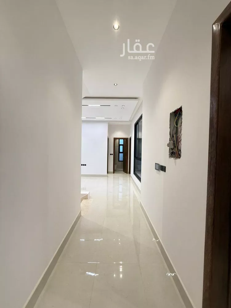 فيلا للبيع في شارع أبي الحسن الأسفرائيني, حي المهدية, مدينة الرياض, منطقة الرياض صورة 5
