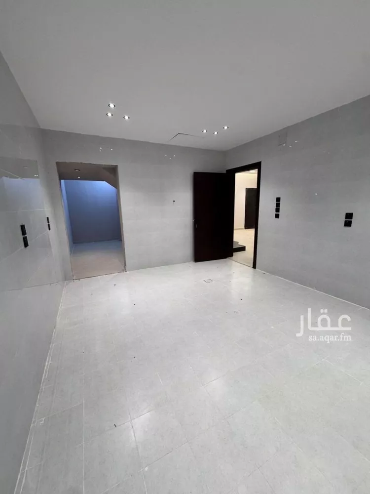 فيلا للبيع في شارع السيل الكبير, حي المهدية, مدينة الرياض, منطقة الرياض صورة 2