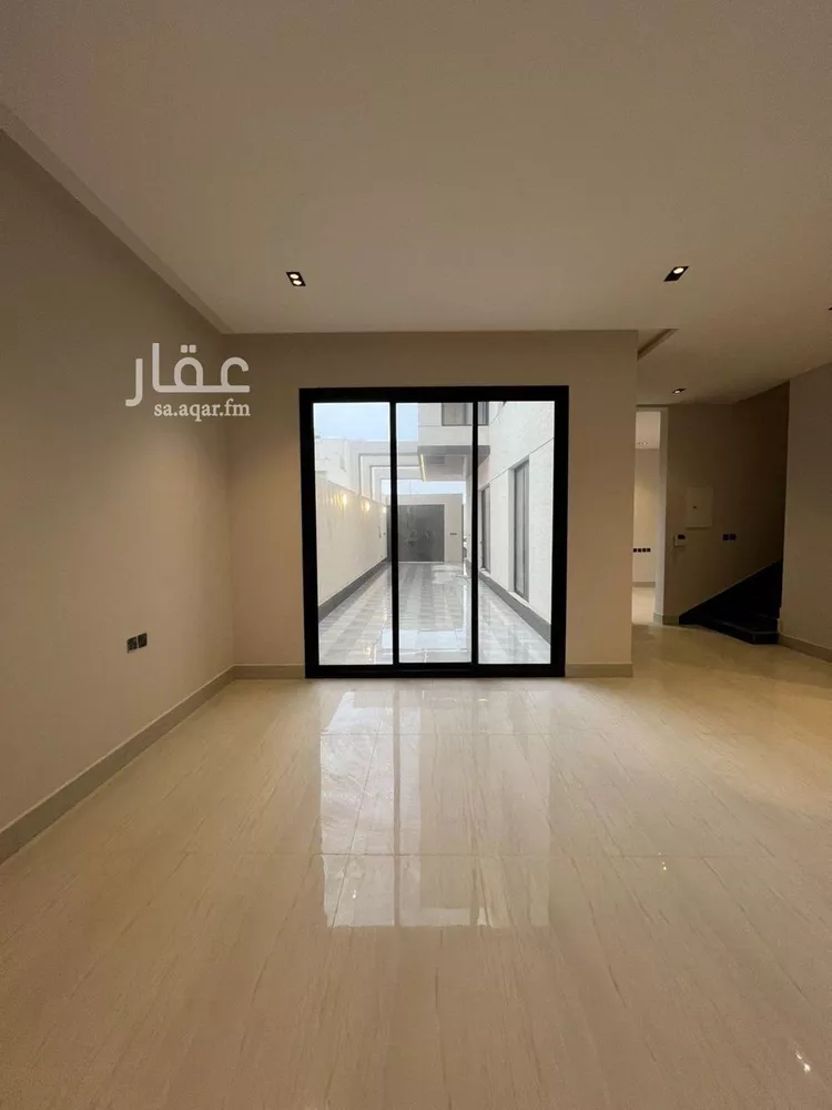 فيلا للبيع في شارع حامد أزهر, حي المهدية, مدينة الرياض, منطقة الرياض صورة 4