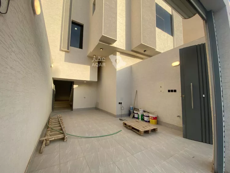 Floor for Sale in Riyadh Badr