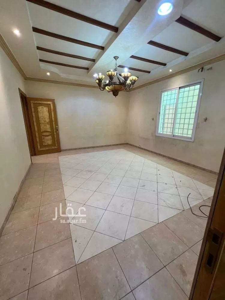 فيلا للبيع في شارع هبة الله بن أبي سعد, حي إشبيلية, مدينة الرياض, منطقة الرياض صورة 4