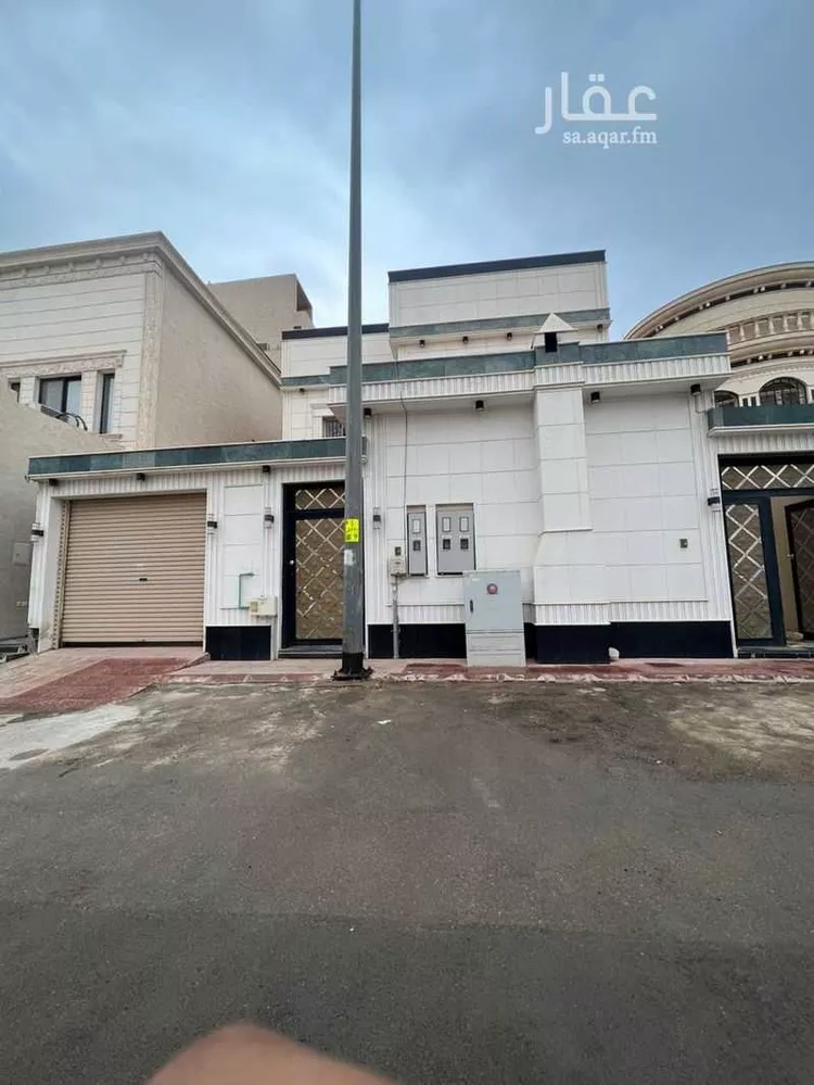 فيلا للإيجار في شارع حسن حسني عبدالوهاب, حي الرمال, مدينة الرياض, منطقة الرياض