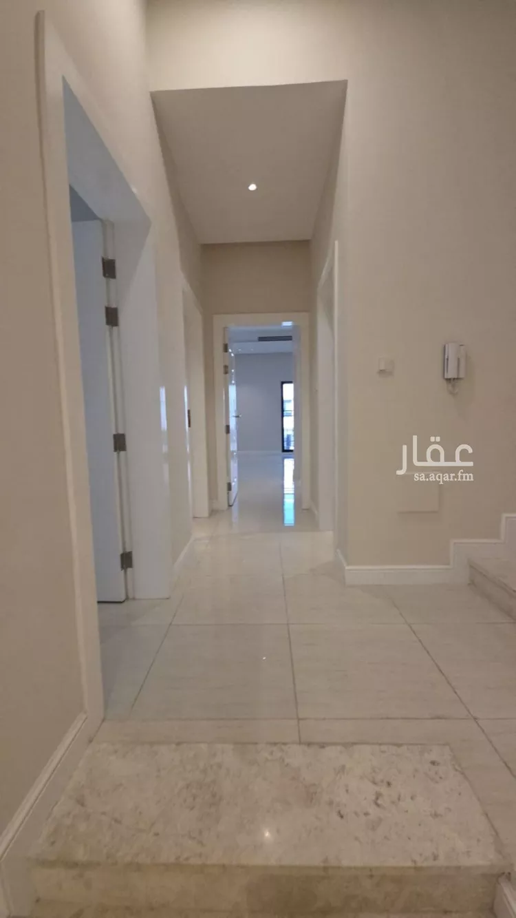 فيلا للبيع في شارع الكاتب, حي الراكة الشمالية, مدينة الدمام, المنطقة الشرقية صورة 3