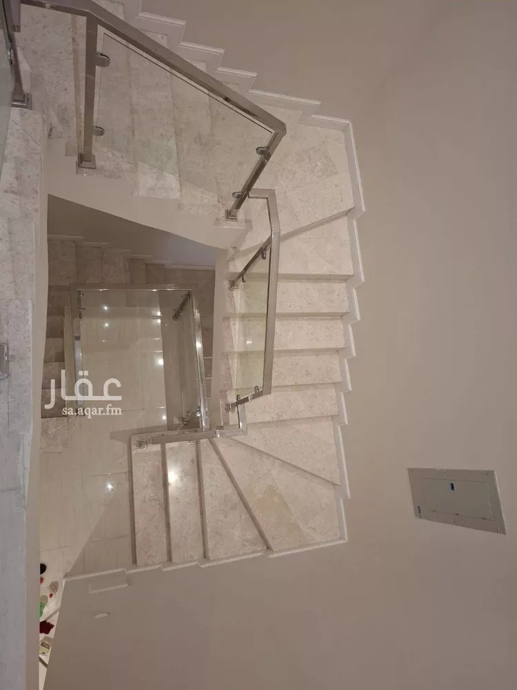 فيلا للبيع في شارع الكاتب, حي الراكة الشمالية, مدينة الدمام, المنطقة الشرقية صورة 4