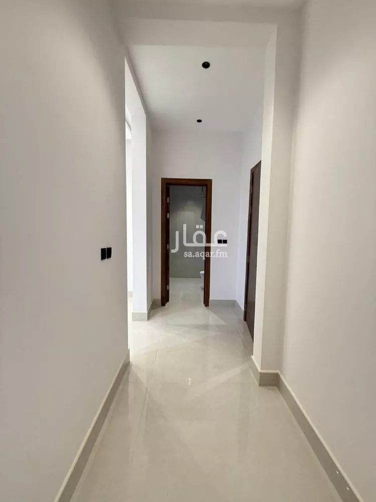 فيلا للبيع في شارع أبي الحسن الأسفرائيني, حي المهدية, مدينة الرياض, منطقة الرياض صورة 5