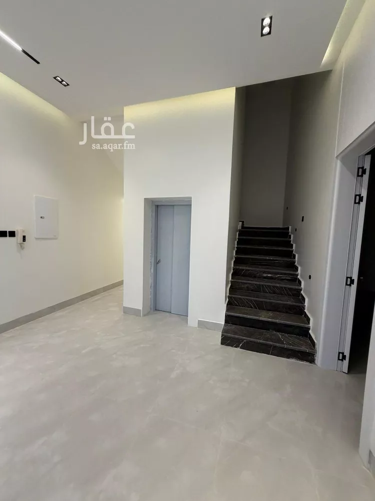 فيلا للبيع في شارع أبي عبدالله محمد بن أيوب, حي المهدية, مدينة الرياض, منطقة الرياض صورة 5