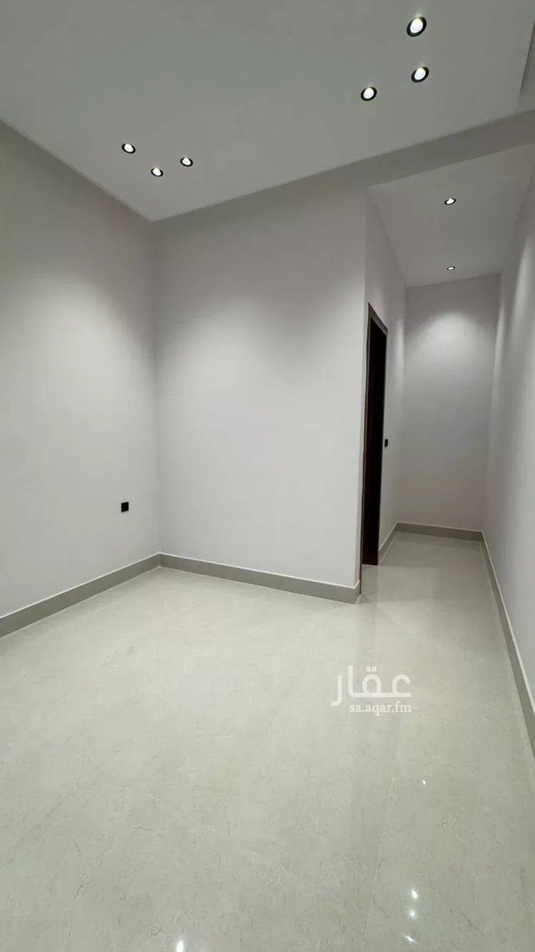 فيلا للبيع في شارع عفيف الدين الثقفي, حي المهدية, مدينة الرياض, منطقة الرياض 18