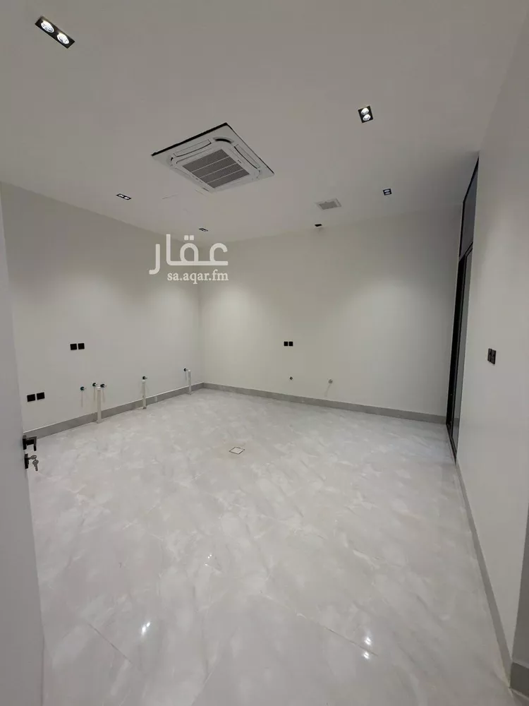 فيلا للبيع في شارع محمد بن أبي بكر القيم, حي المهدية, مدينة الرياض, منطقة الرياض صورة 3