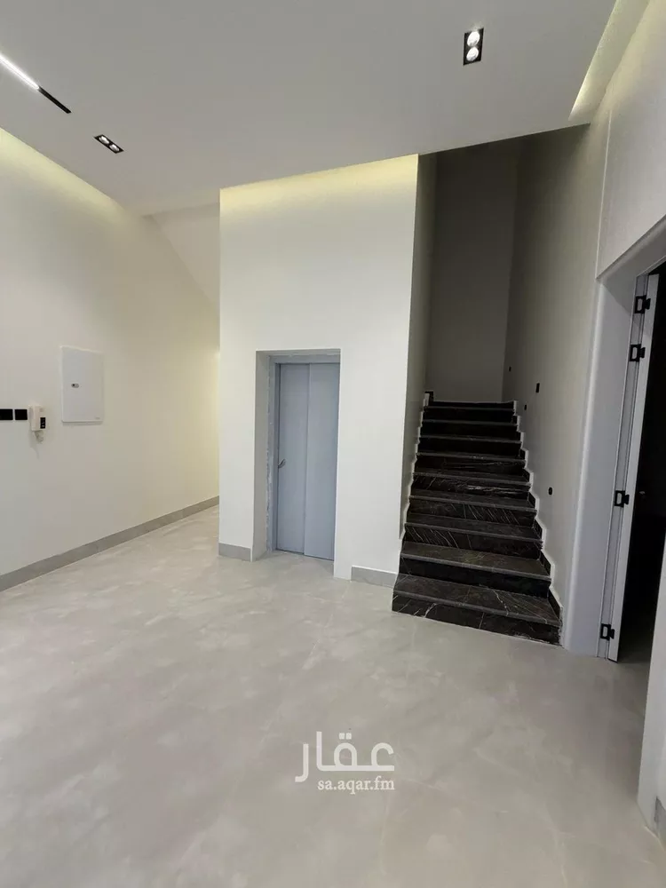 فيلا للبيع في شارع محمد بن أبي بكر القيم, حي المهدية, مدينة الرياض, منطقة الرياض صورة 4