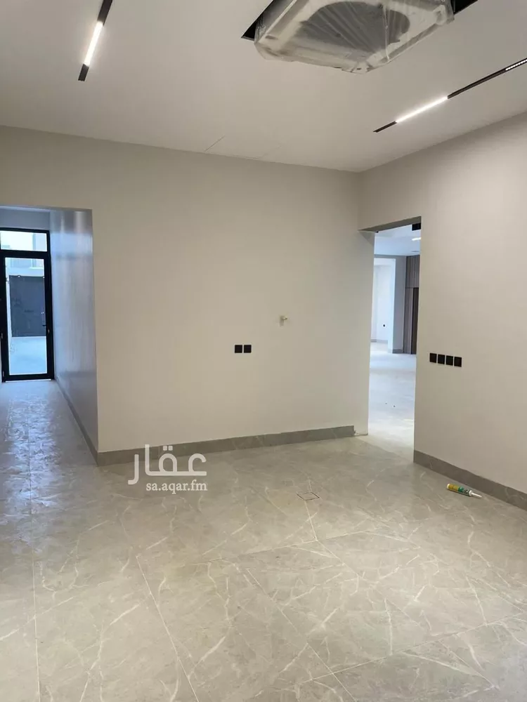 فيلا للبيع في شارع الحافظ بن كثير, حي المهدية, مدينة الرياض, منطقة الرياض صورة 5