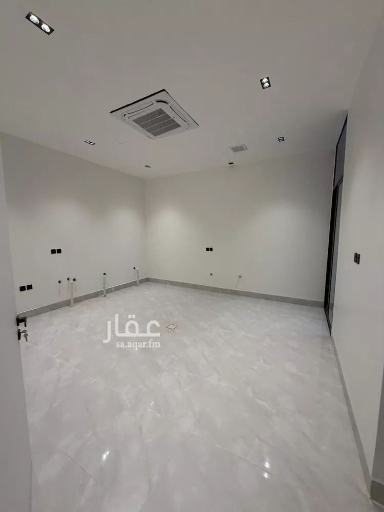 فيلا للبيع في شارع أبي عبدالله محمد بن أيوب, حي المهدية, مدينة الرياض, منطقة الرياض صورة 4