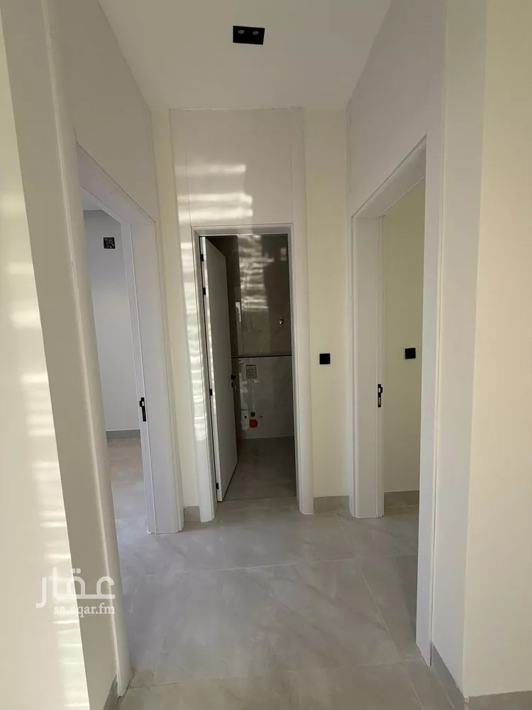 فيلا للبيع في شارع أبي عبدالله محمد بن أيوب, حي المهدية, مدينة الرياض, منطقة الرياض صورة 2