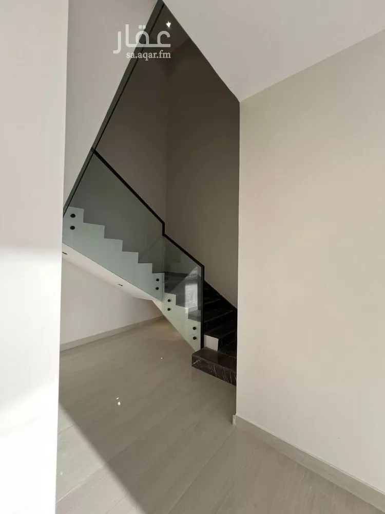 فيلا للبيع في شارع السيل الكبير, حي المهدية, مدينة الرياض, منطقة الرياض صورة 2