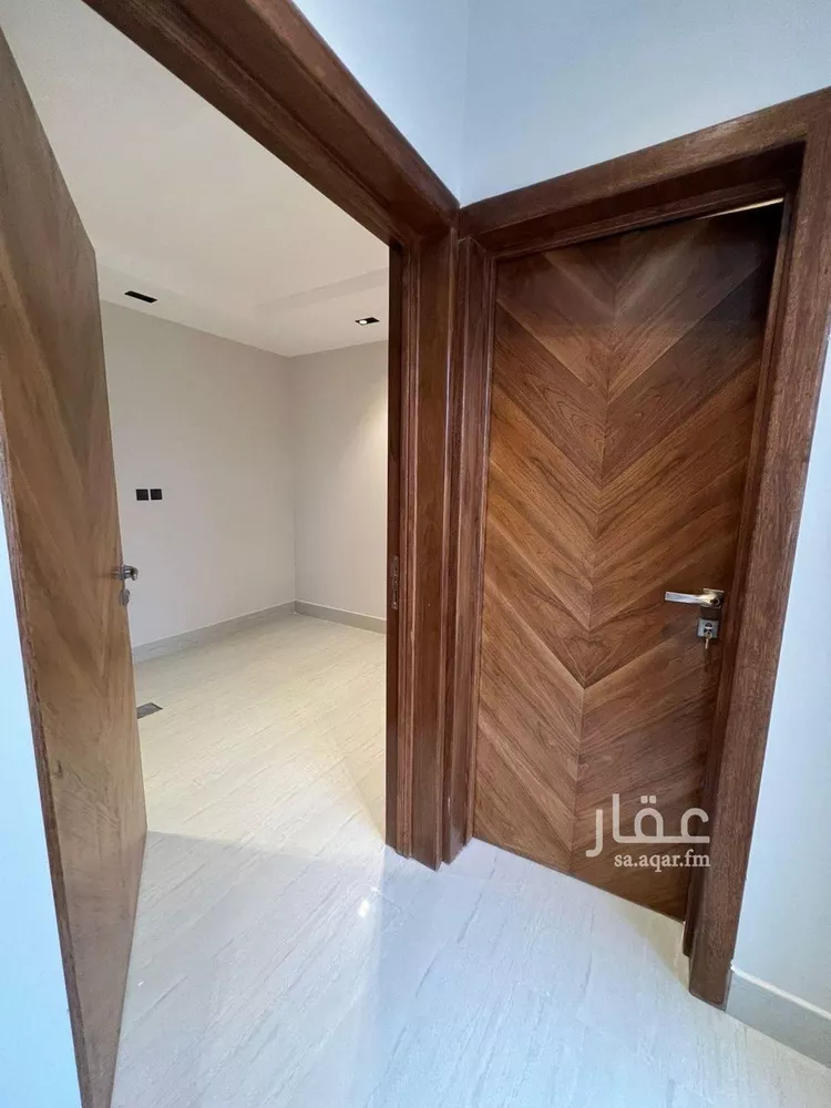 فيلا للبيع في شارع حامد أزهر, حي المهدية, مدينة الرياض, منطقة الرياض صورة 4