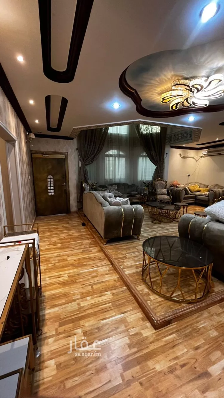 فيلا للبيع في شارع أبي بكر القباني, حي إشبيلية, مدينة الرياض, منطقة الرياض صورة 4