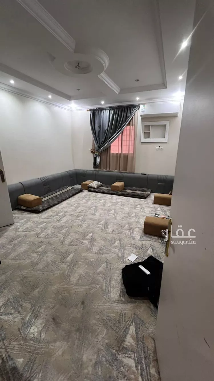 فيلا للبيع في شارع أبي بكر القباني, حي إشبيلية, مدينة الرياض, منطقة الرياض صورة 3