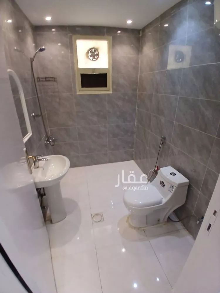 شقة للإيجار في شارع خالد بن الوليد الفرعي, حي غرناطة, مدينة الرياض, منطقة الرياض صورة 2