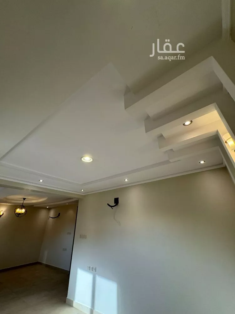 فيلا للبيع في شارع المضمار, حي الوادي, مدينة الرياض, منطقة الرياض صورة 4