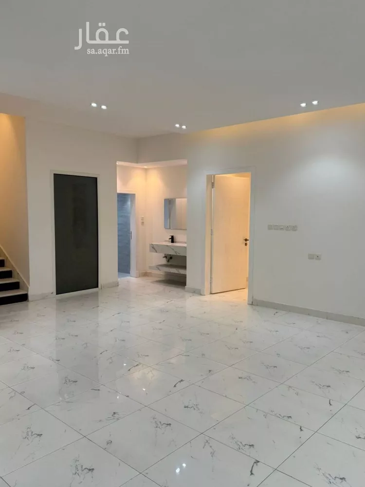 فيلا للبيع في شارع إسماعيل بن أبي اليسر, حي العارض, مدينة الرياض, منطقة الرياض صورة 2