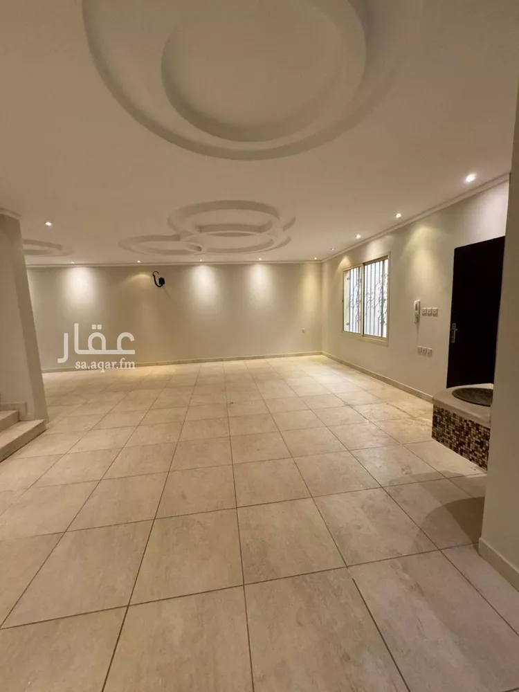 فيلا للبيع في شارع المضمار, حي الوادي, مدينة الرياض, منطقة الرياض صورة 3