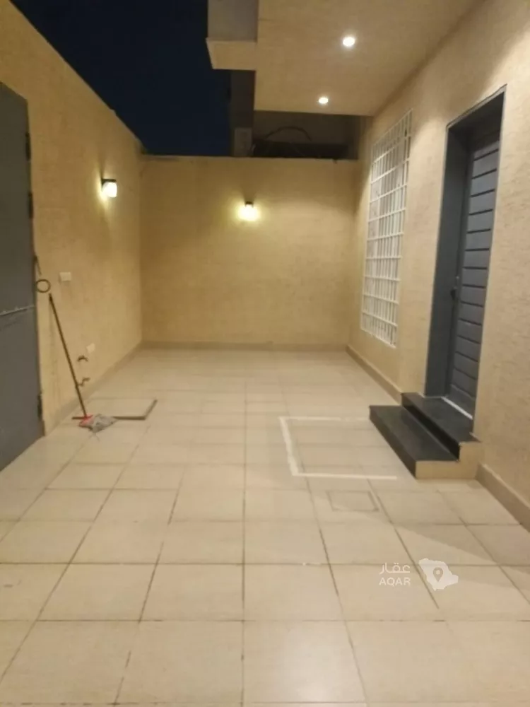فيلا للإيجار في شارع عوف بن عبدالله بن الأحمر, حي العارض, مدينة الرياض, منطقة الرياض صورة 2