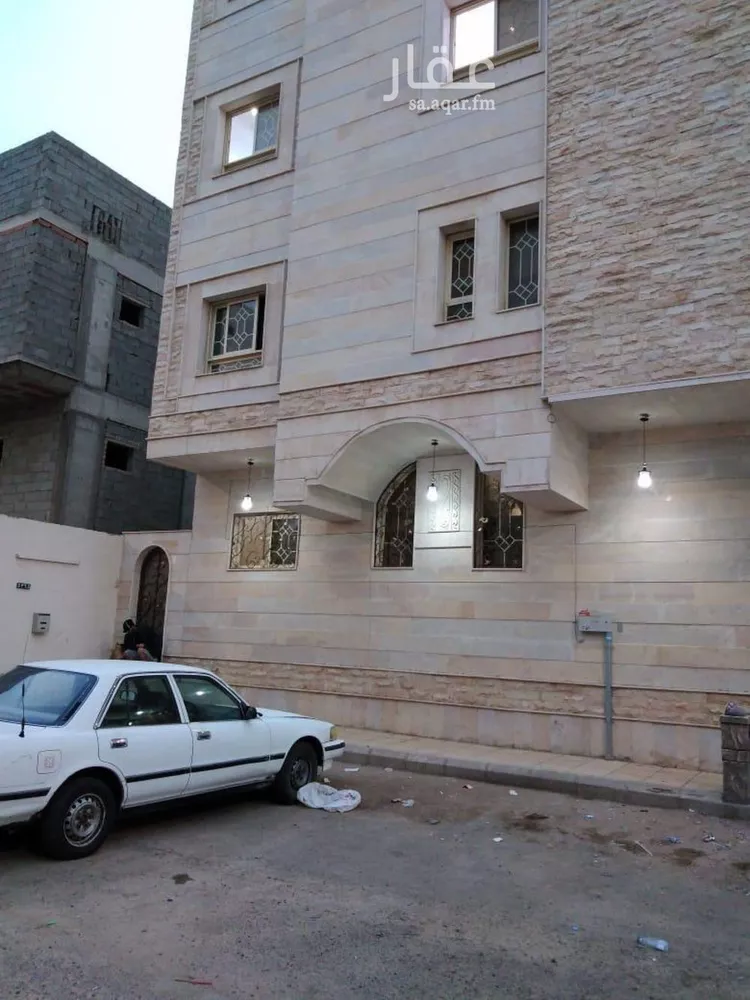 عمارة للبيع في شارع عبدالرحمن ابن مرزوق, حي الشريبات, مدينة المدينة المنورة, منطقة المدينة المنورة صورة 2