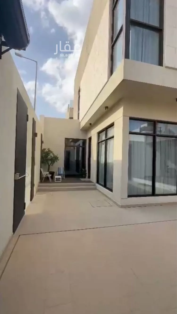 فيلا للبيع في شارع مسلم بن خالد الزنجي, حي النرجس, مدينة الرياض, منطقة الرياض صورة 2