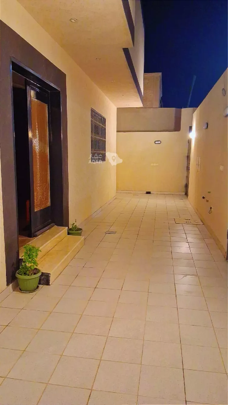 Floor for Rent in Riyadh Al Mahdiyah 10