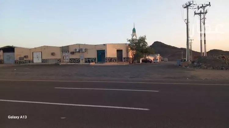 مجمع للبيع في شارع طريق الرياض القصيم القديم, حي وادي البطان, مدينة المدينة المنورة, منطقة المدينة المنورة صورة 2