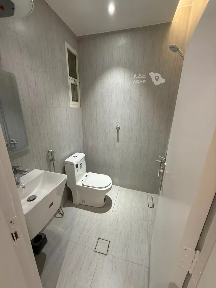 Floor for Rent in Riyadh Al Aqiq 11