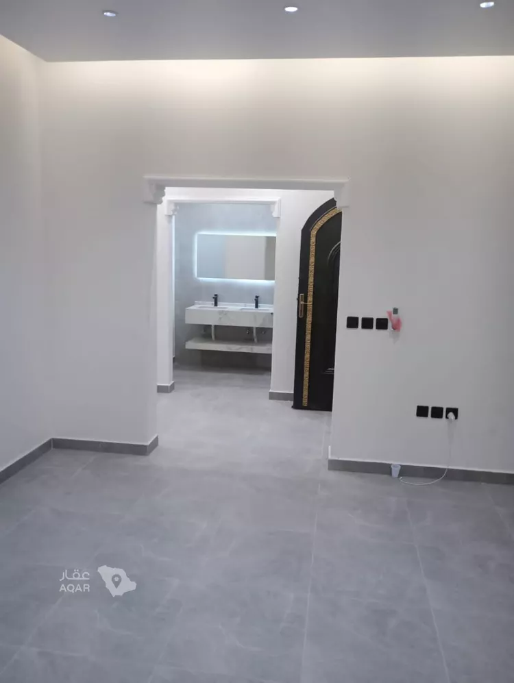 Floor for Rent in Riyadh Al Malqa 2