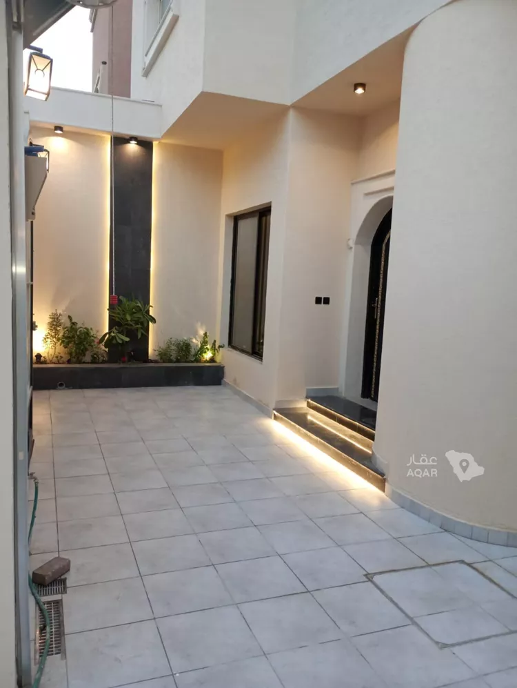 Floor for Rent in Riyadh Al Malqa 6