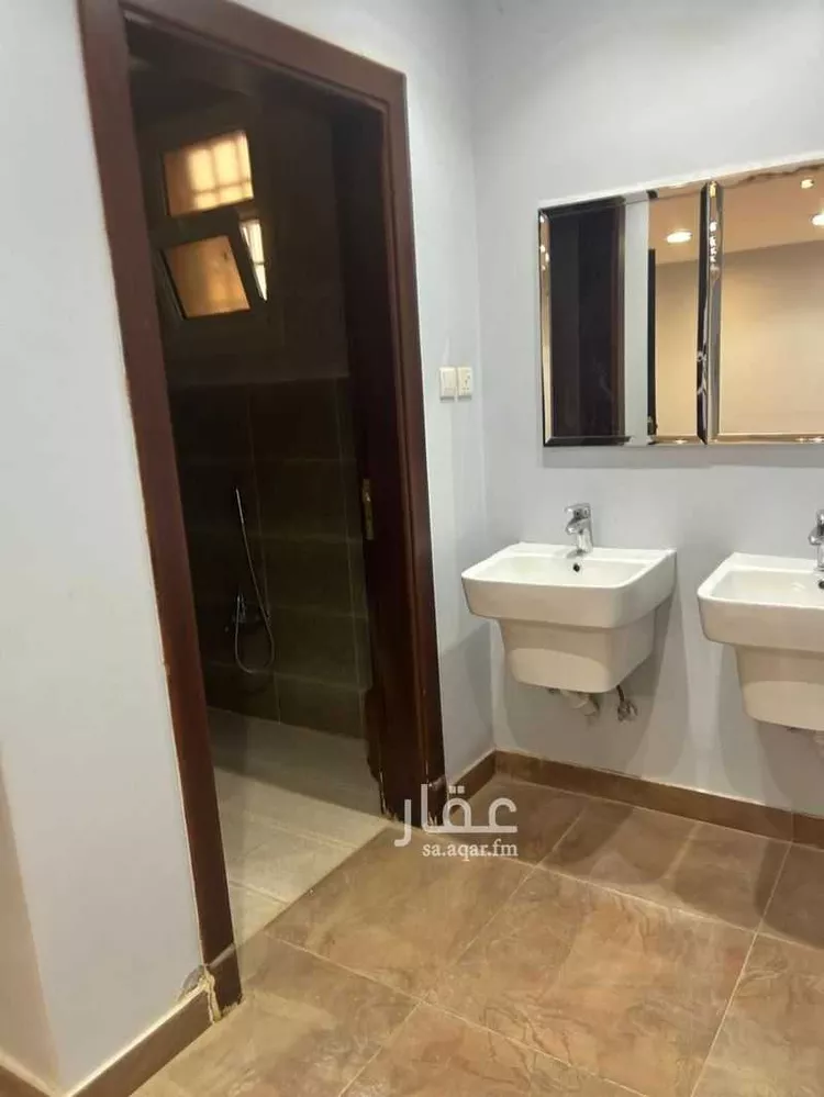 فيلا للبيع في شارع معاويه بن قره, حي الجامعيين, مدينة المجمعة, منطقة الرياض 22