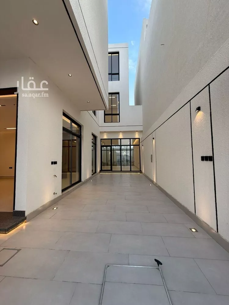 فيلا للبيع في شارع عمر بن عبدالقادر مفتي, حي المهدية, مدينة الرياض, منطقة الرياض صورة 4