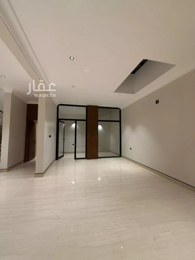 فيلا للبيع في شارع السيل الكبير, حي المهدية, مدينة الرياض, منطقة الرياض 15