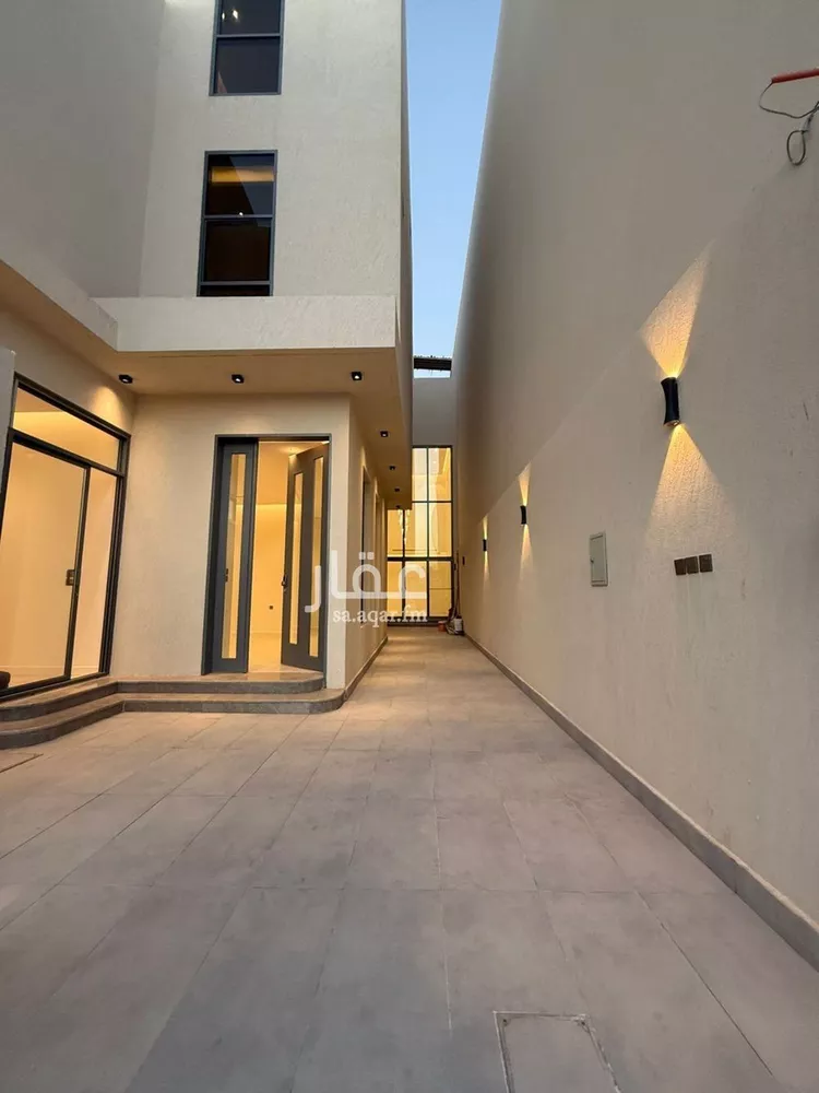 فيلا للبيع في شارع عبداللطيف بن المبارك, حي المهدية, مدينة الرياض, منطقة الرياض صورة 3